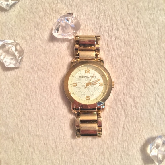 Michael Kors Accessories - Michael Kors